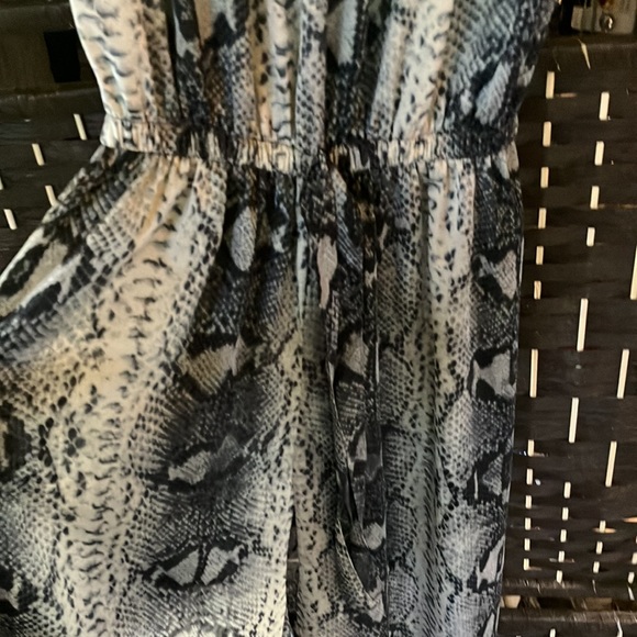 NWT Vici Snake Skin Wide Leg Belted Jumpsuit - Picture 6 of 7